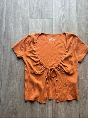 Hollister Women's Rust Tie-Front Short Sleeve Top size small